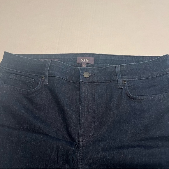 NYDJ Marilyn Straight jeans. (1020) - Picture 2 of 4